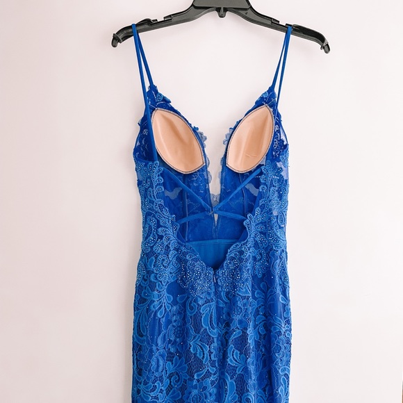 La Femme Blue Sparkle Prom Dress!! - Picture 9 of 15